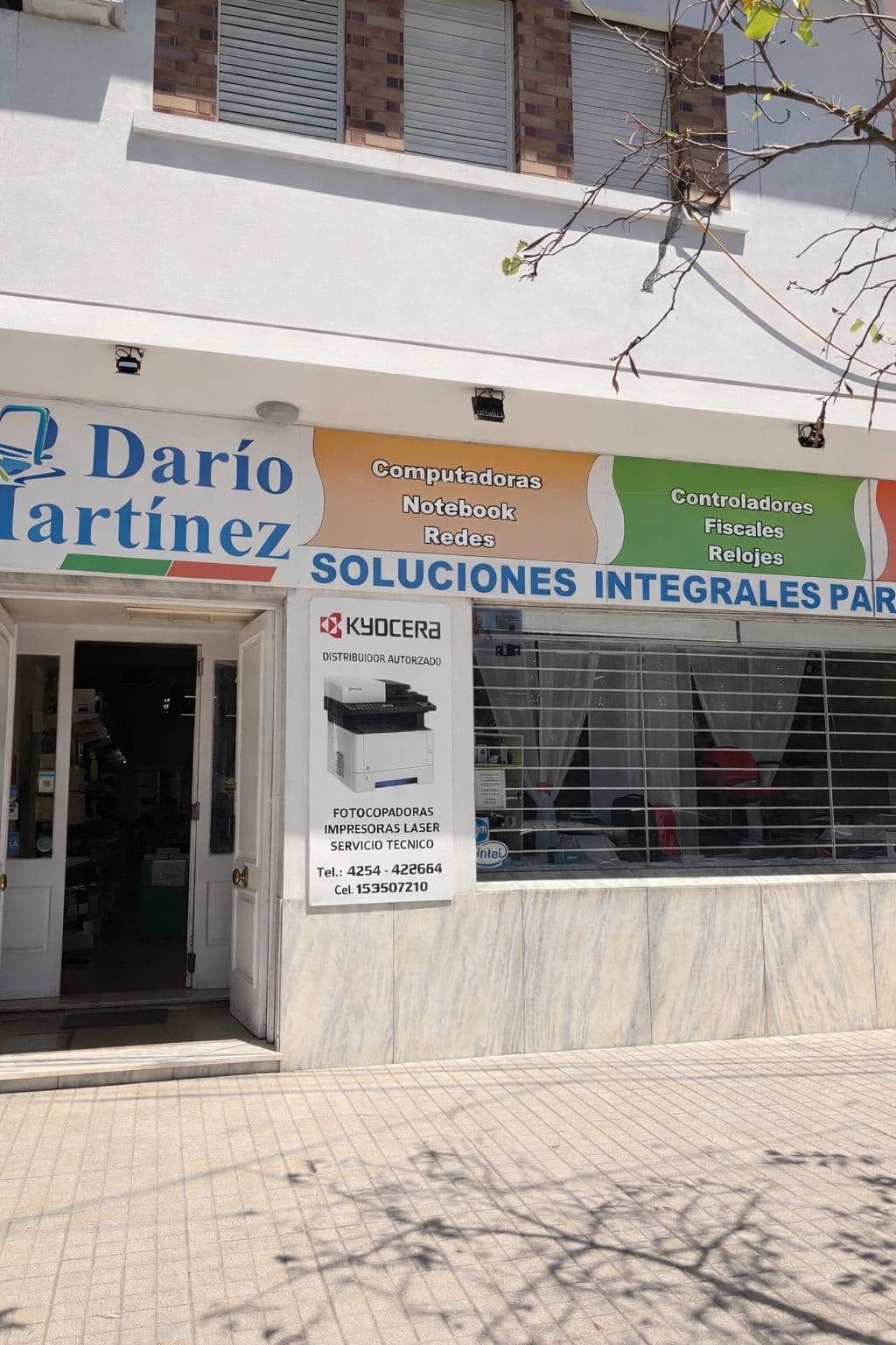 Frente del local Darío Martínez Computación